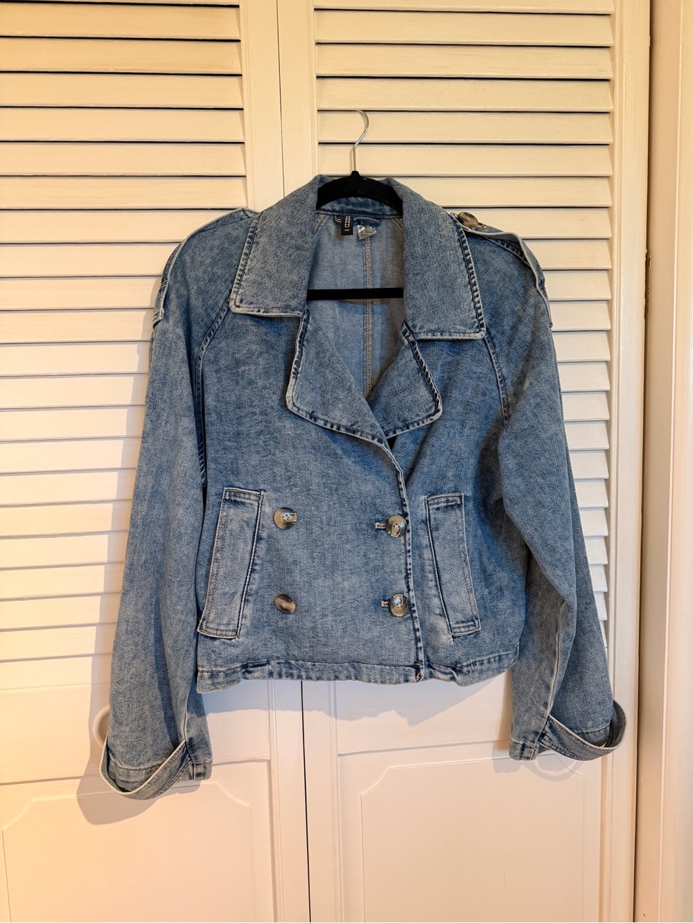 Classic Light Blue Denim Jacket - Women
